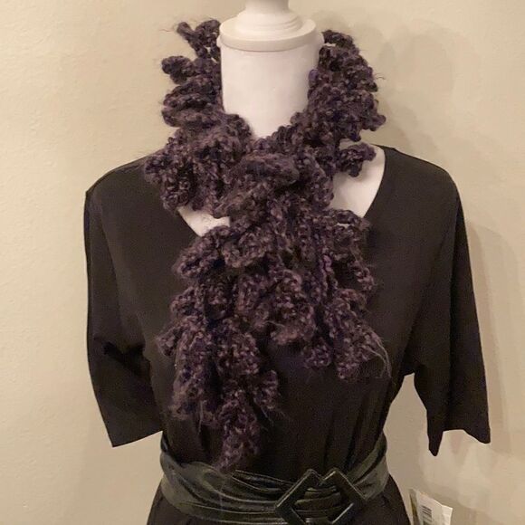 Brand new hand crocheted fuzzy purple Boa scarf - Picture 2 of 10